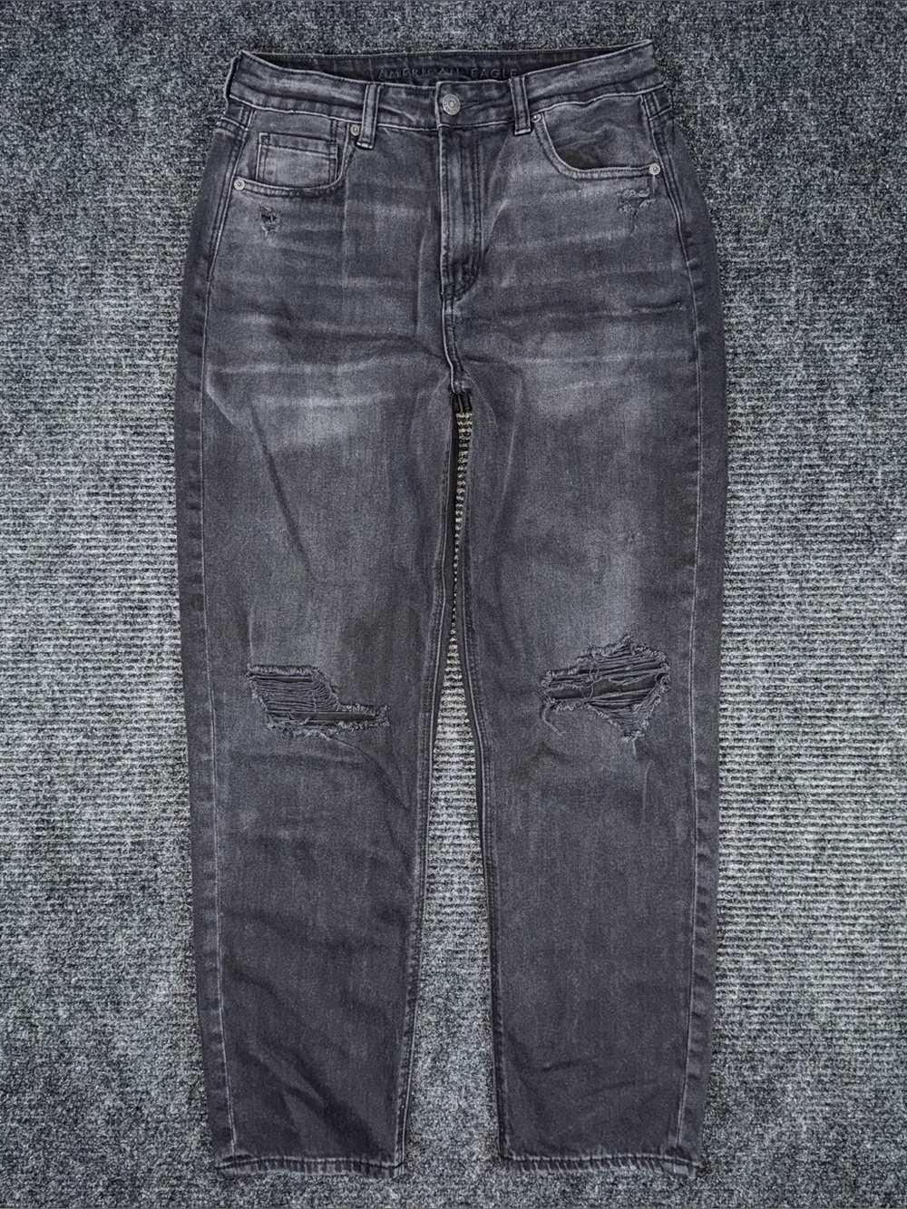American Eagle Mom Straight Jeans Black Distressed Denim Women’s Sz 8 High Rise